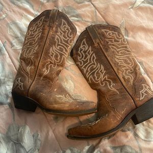 Brown cowgirl boots
